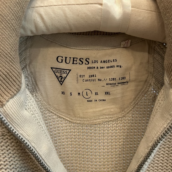 Guess Sweater size L - Picture 6 of 7